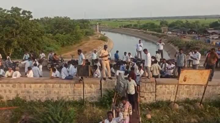 రైతులే జూరాల నుంచి నీళ్లు వదిలారు