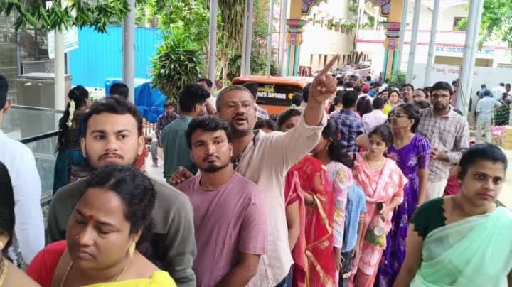 తొలి ఏకాదశి, కిటకిటలాడిన ఆలయాలు