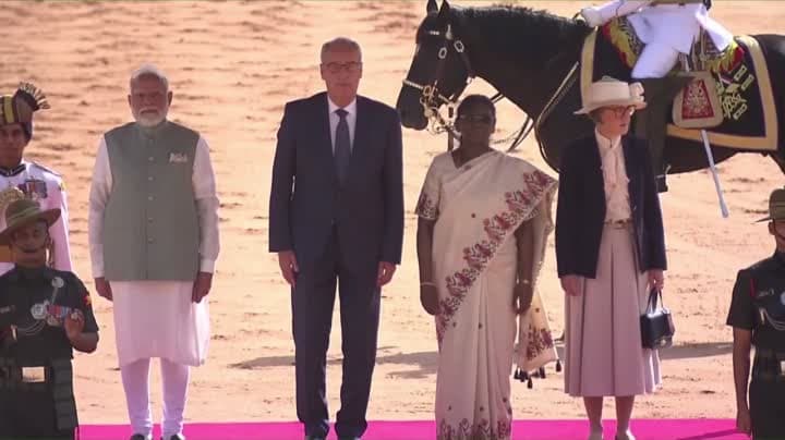 రాష్ట్రపతి భవన్‌లో స్విస్ అధ్యక్షుడికి ఘన స్వాగతం