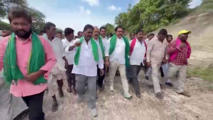 పంటలకు నీళ్లివ్వాలని ఎర్రబెల్లి పాదయాత్ర