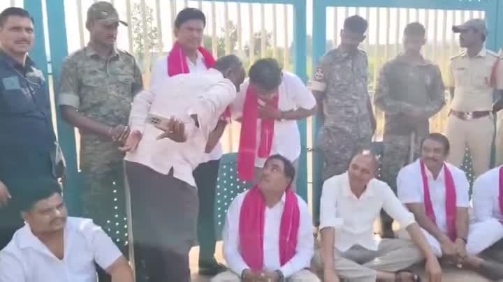లక్ష్మీ పంప్‌హౌస్‌ వద్ద బీఆర్ఎస్ ఎమ్మెల్యేల బైఠాయింపు