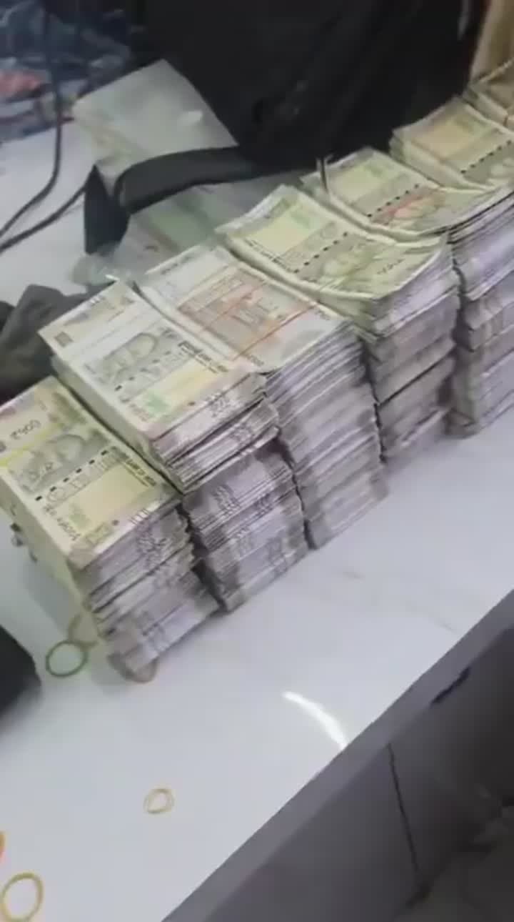 ముంబైలో రూ.1 కోటి నకిలీ నోట్లు స్వాధీనం