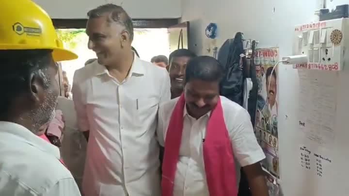 హరీశ్‌రావు రాకతో సబ్‌స్టేషన్‌లో లాగ్‌బుక్ మాయం!