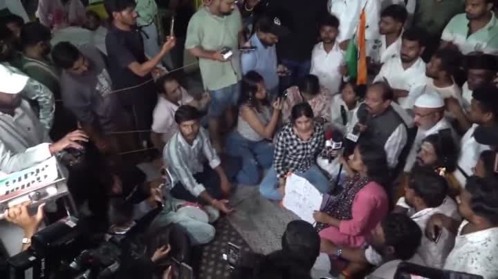విద్యార్థుల ఆందోళనకు రఘుబర్ దాస్ మద్దతు