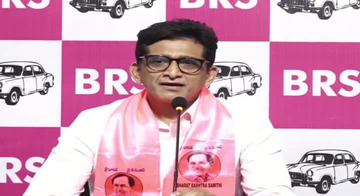 గ్లోబల్‌ సమ్మిట్‌పై కాంగ్రెస్‌ ప్రభుత్వాన్ని ప్రశ్నించిన సంజయ్‌