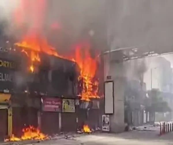 అమీర్‌పేట కాంప్లెక్స్‌లో అగ్నిప్రమాదం