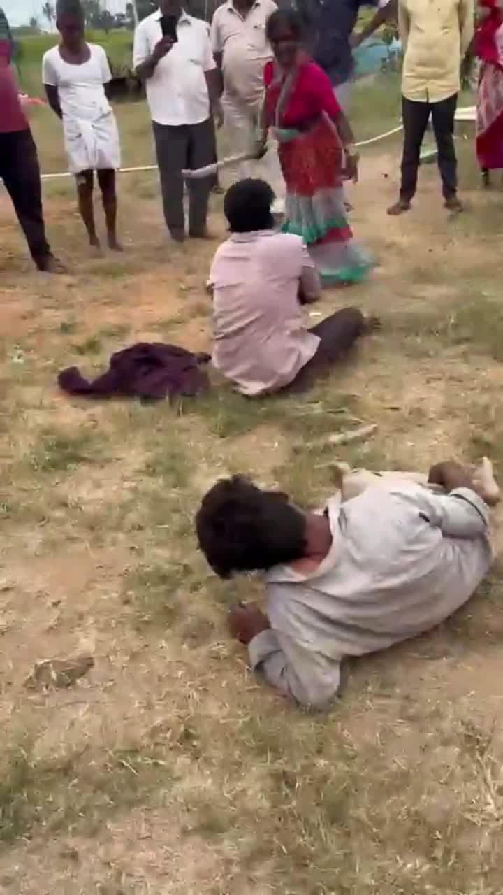పుస్తెల తాడు దొంగల్ని కొట్టిన మహిళ 
