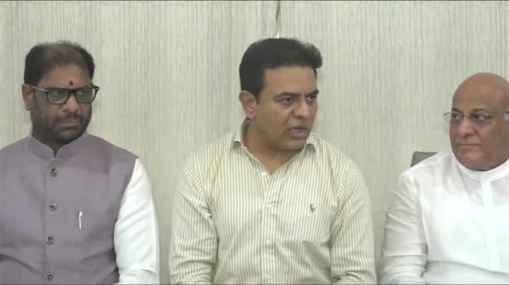 కరోనాలోనూ ఫీజు రీయింబర్స్‌మెంట్ ఇచ్చాం: కేటీఆర్