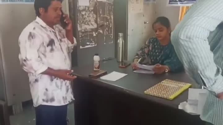 ఇందిరమ్మ ఇల్లు బిల్లు ఆపేశారని పురుగుల మందు డబ్బాతో దంపతుల నిరసన