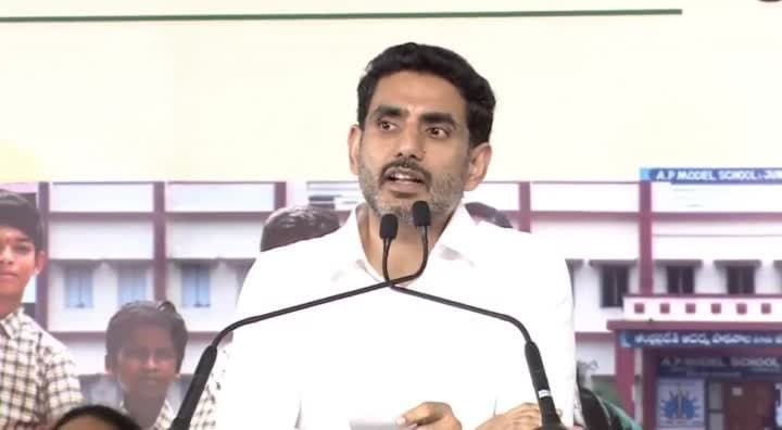 రాజకీయాల్లోకి యువత రావాలి: లోకేశ్
