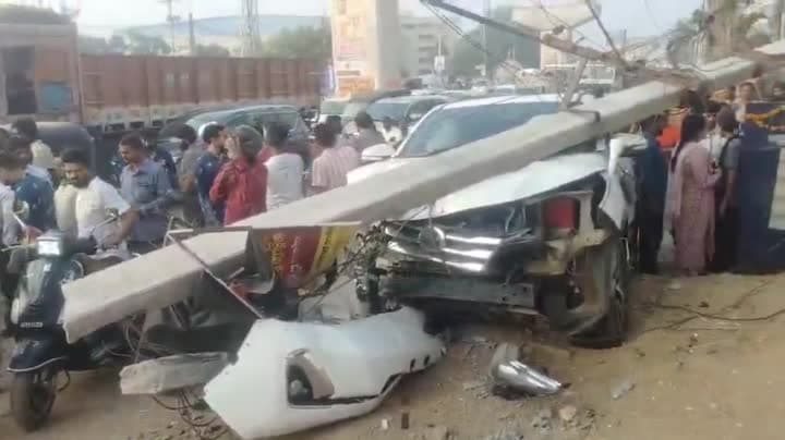 హైదరాబాద్‌లో కారు బీభత్సం