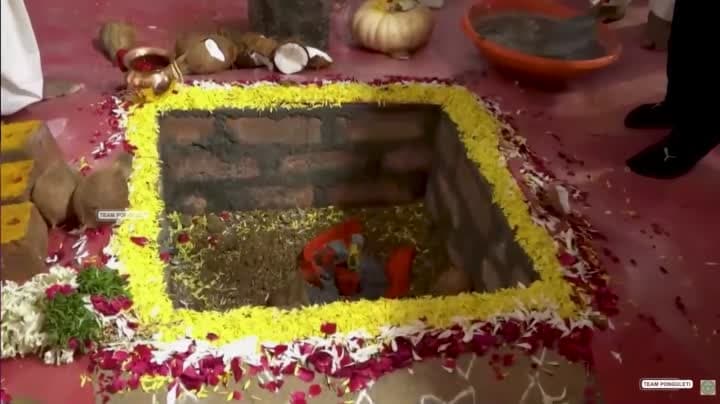 కూకట్‌పల్లిలో ఇందిరమ్మ ఇళ్లకు భూమిపూజ