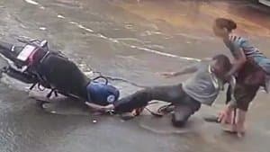 గుజరాత్‌లో బైక్ ప్రమాదం.