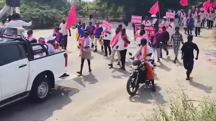 మక్తల్‌- నారాయణపేట రహదారి కోసం చిట్టెం పాదయాత్ర