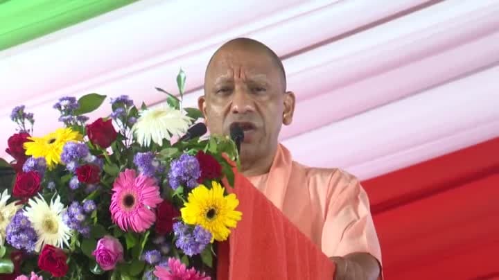 కర్ఫ్యూలు, అల్లర్ల రహితంగా యూపీ 