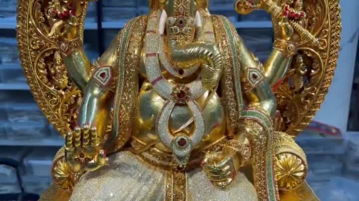 బేగంబజార్‌లో 48 కిలోల బంగారు గణేశుడు