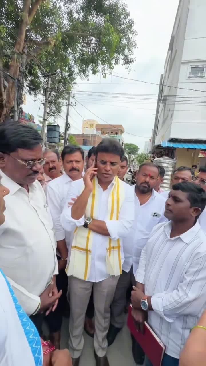 సీసీ రోడ్డు పనులకు శంకుస్థాపన
