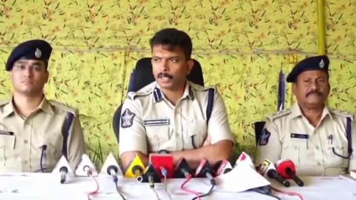 ఒకే గ్రామంలో ఇద్దరు మహిళల హత్యలు