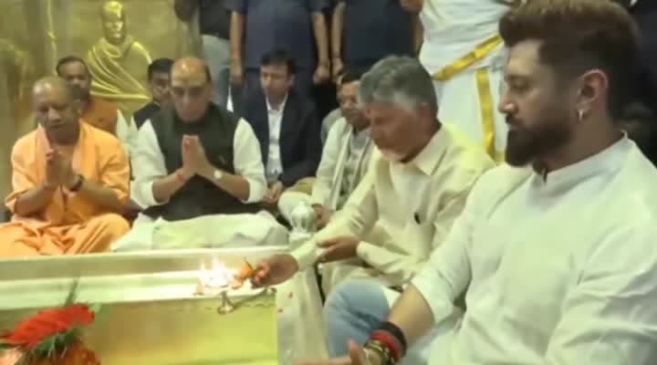 మోదీ పుట్టినరోజున కాశీ విశ్వనాథుడికి చంద్రబాబు పూజలు