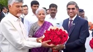 301 మందికి సైకిళ్ల పంపిణీ