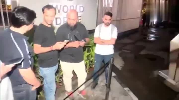 ఐఫోన్‌ 18 ప్రో లాంచ్‌.. స్టోర్ల వద్ద భారీ క్యూ
