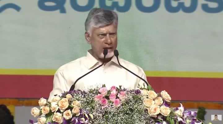 ఇసుక కుంభకోణంలో ఎవరైనా ఇన్వాల్వ్ అయితే వదిలిపెట్టం: చంద్రబాబు