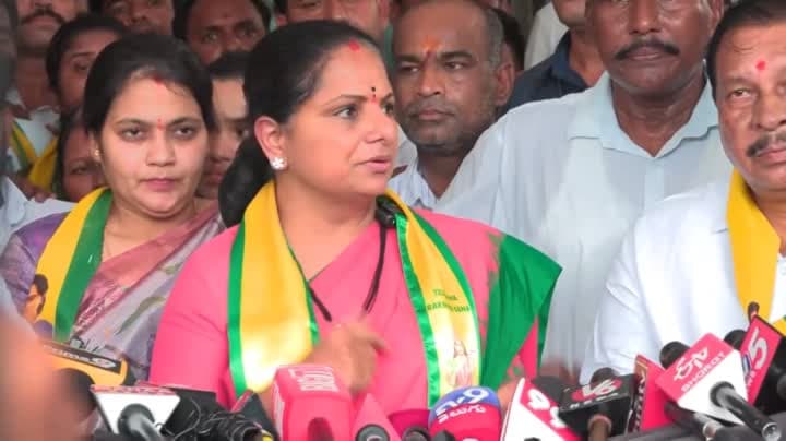 ఆదిలాబాద్ చిన్నారుల మృతిపై సీఎంను ప్రశ్నించిన కవిత