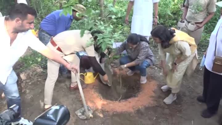 స్వచ్ఛత కార్యక్రమంలో సీఎం రేఖా గుప్తా
