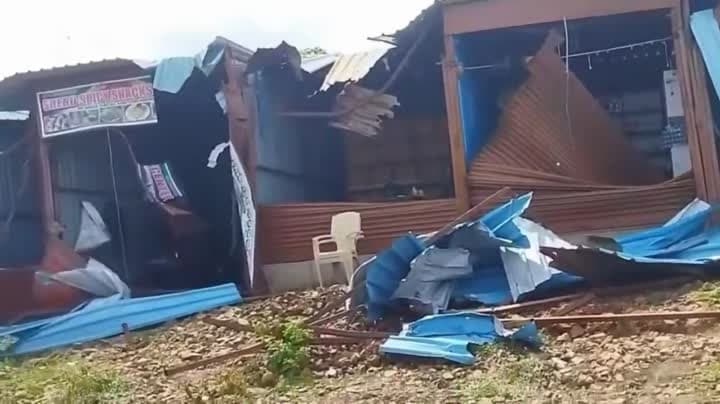 సంగారెడ్డి జిల్లాలో పేదల షెడ్ల కూల్చివేత