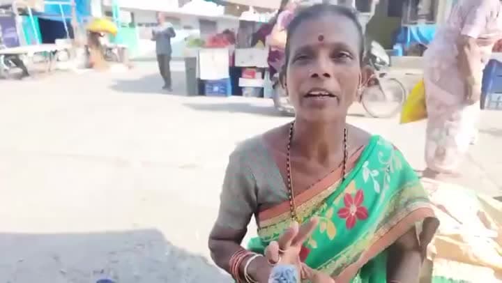 సిరిసిల్లలో మహిళకు కేటీఆర్‌ అండ: మహిళ