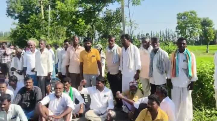 విద్యుత్ కోతలకు నిరసనగా రైతుల ఆందోళన