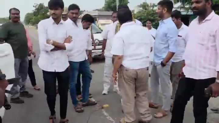 ఎమ్మెల్యేకు తప్పిన ప్రమాదం
