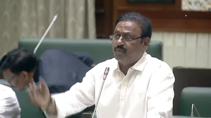 అసెంబ్లీలో సీఎం పేరుకు బదులు మంత్రి పేరు
