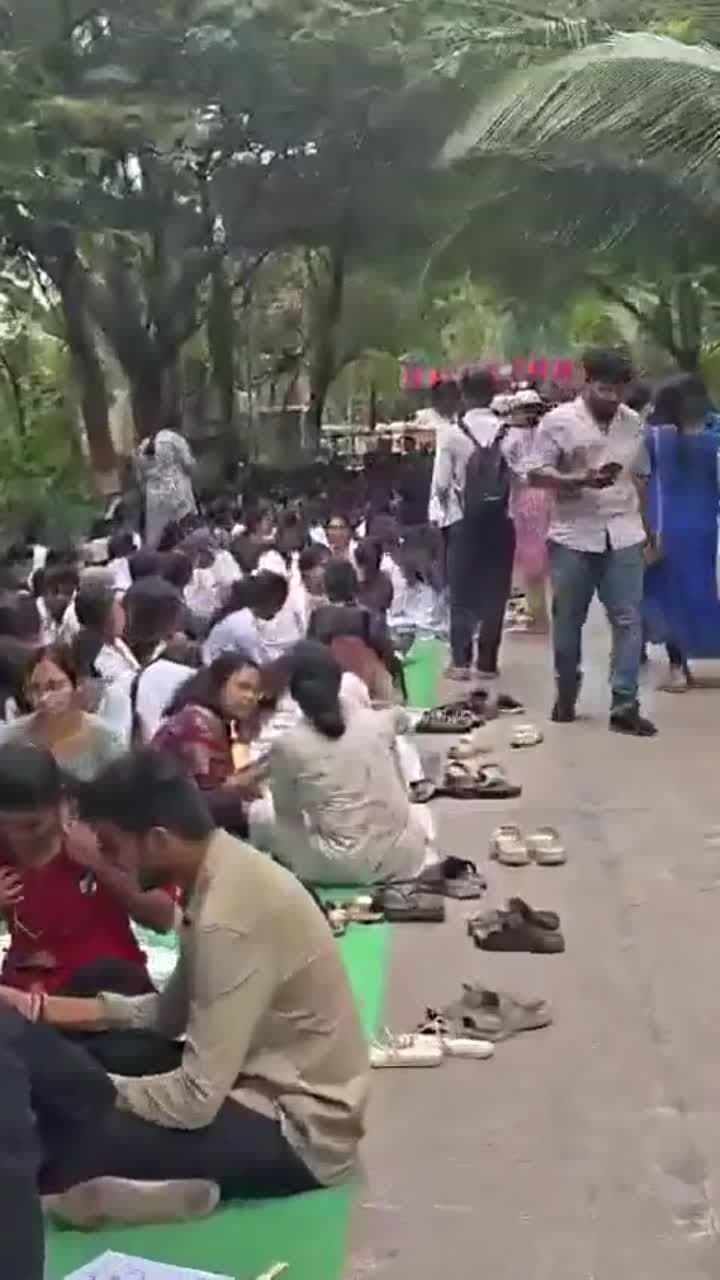 విశాఖ కేజీహెచ్‌లో జూడాల సమ్మె