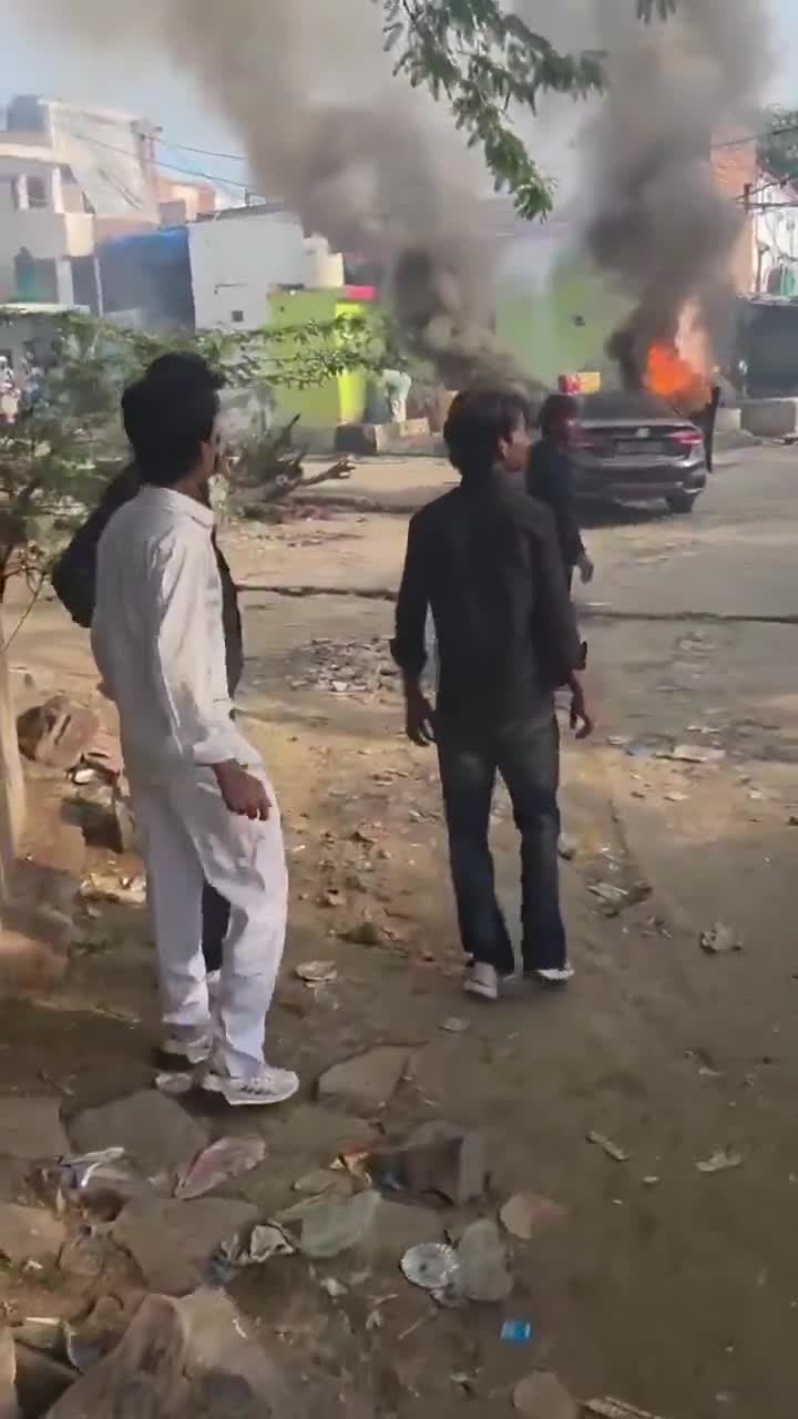 పెళ్లి బారాత్‌లో కారు దగ్ధం