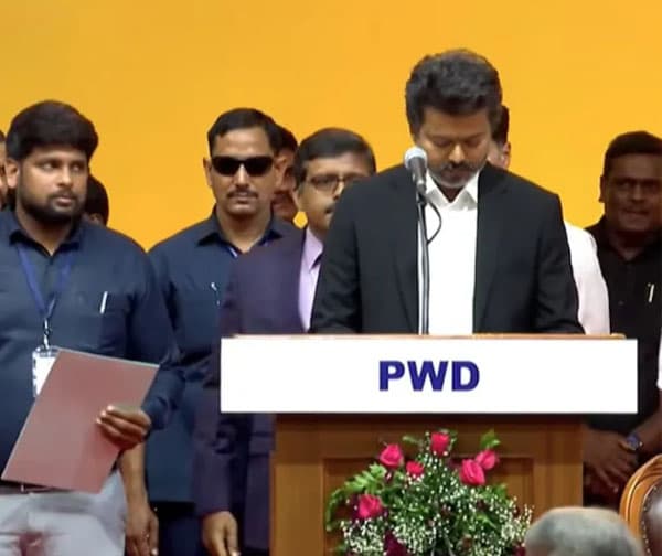  తమిళనాడు సీఎంగా 'దళపతి' పట్టాభిషేకం (Video)