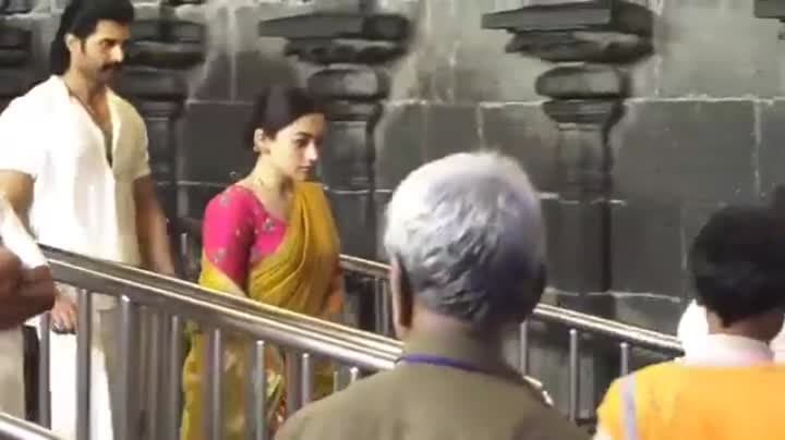 తిరుమల శ్రీవారిని దర్శించుకున్న విజయ్‌-రష్మిక జంట