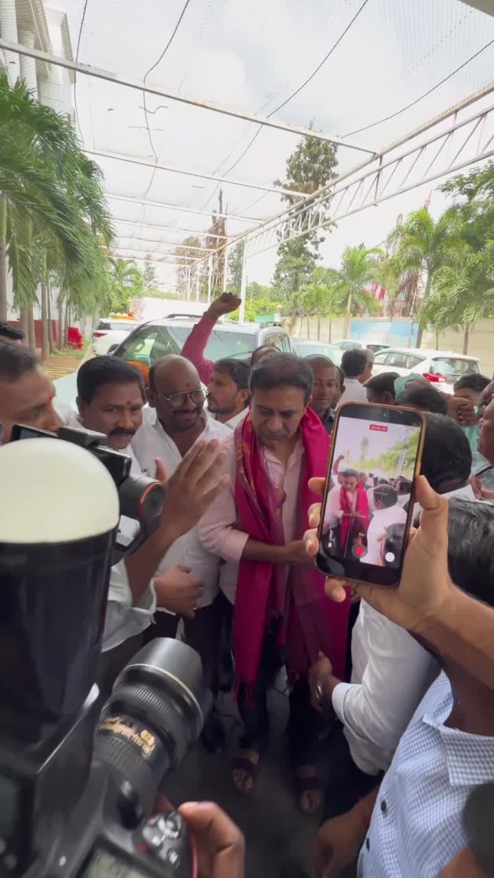 బాలాపూర్‌ గణేశ్‌ ఉత్సవాలకు కేటీఆర్‌కు ఆహ్వానం