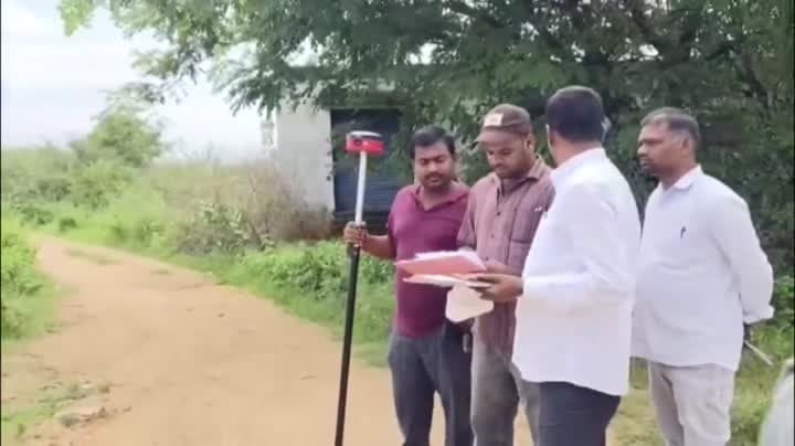 ఎర్రవల్లిలో రెండో రోజు భూముల సర్వే