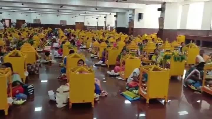 తెలుగు రాష్ట్రాల్లో వరలక్ష్మీ వ్రతశోభ - Udayam