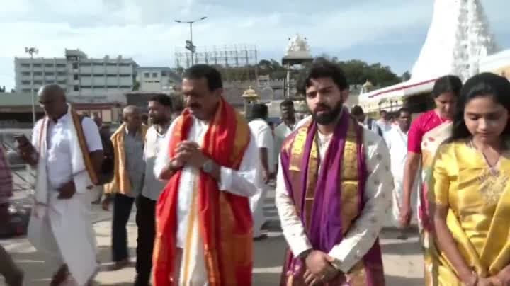 తిరుమల శ్రీవారిని దర్శించుకున్న బండ్ల గణేష్