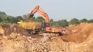 వెలిజర్ల శివారులో మట్టి మాఫియా విలయతాండవం