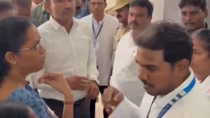 తమిళనాడు ఆసుపత్రిలో మంత్రి తనిఖీ