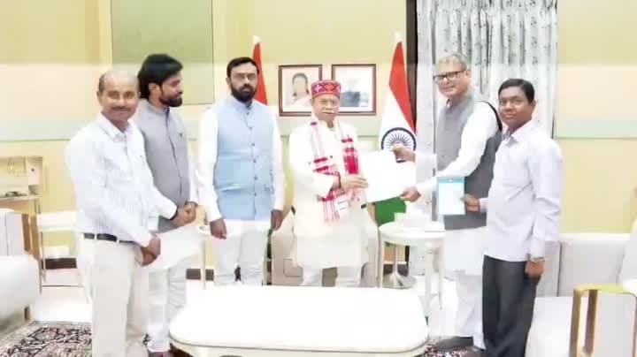 తెలంగాణ గవర్నర్‌ను కలిసిన గున్వంత్ సింగ్ కోఠారి