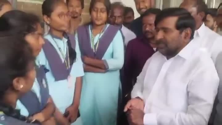జగదీష్‌ రెడ్డిని కలిసిన పాలిటెక్నిక్‌ విద్యార్థులు