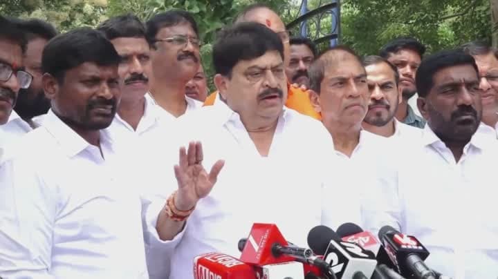 రైతుల సమస్యలపై అరెస్టులే సమాధానమా: రాంచందర్‌రావు