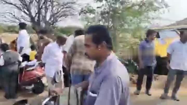 స్కూల్ బస్సు బోల్తా.. విద్యార్థులు సేఫ్