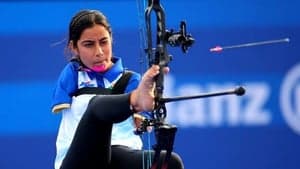 ప్రపంచ రికార్డును సమం చేసిన శీతల్ దేవి