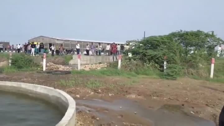 గుజరాత్ బావిలో వింతగా ఎగిసిన నీటి అలలు