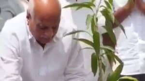 మొక్కలు నాటాలి: ముధోల్ ఎమ్మెల్యే